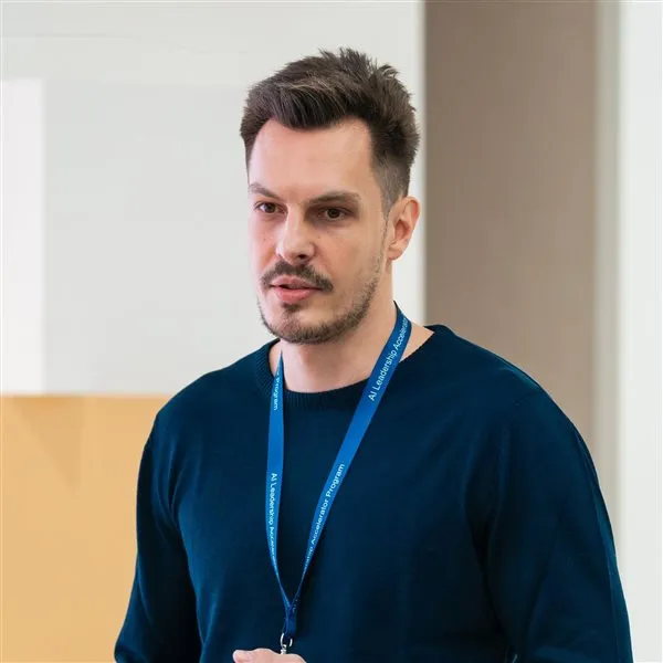 Portrait of Robert Pop, Chief AI Officer